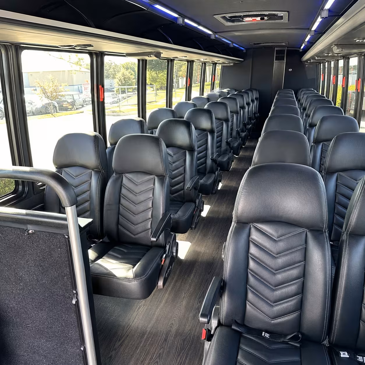 rialto 20 passenger minibus rental